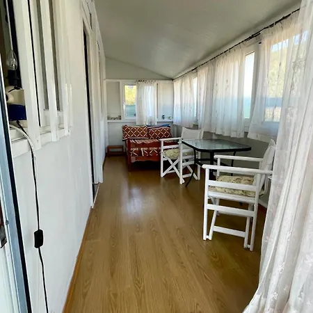 Little Paradise Livadi هيماري