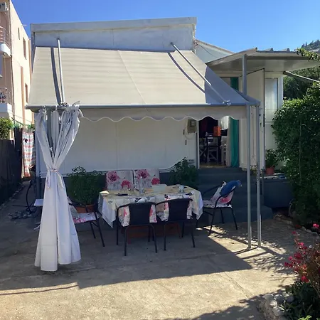Little Paradise Livadi بيت للعطل